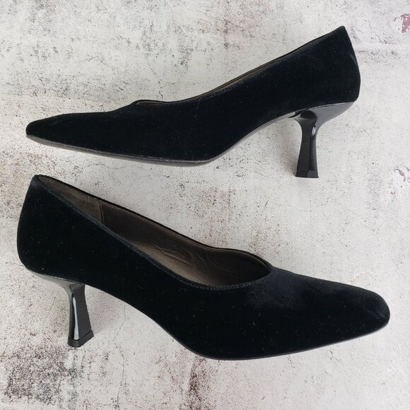 Vintage Ann Taylor Italy Black Velvet Pumps Spool Kitten Heel Shoes 7M Evening - Picture 4 of 15